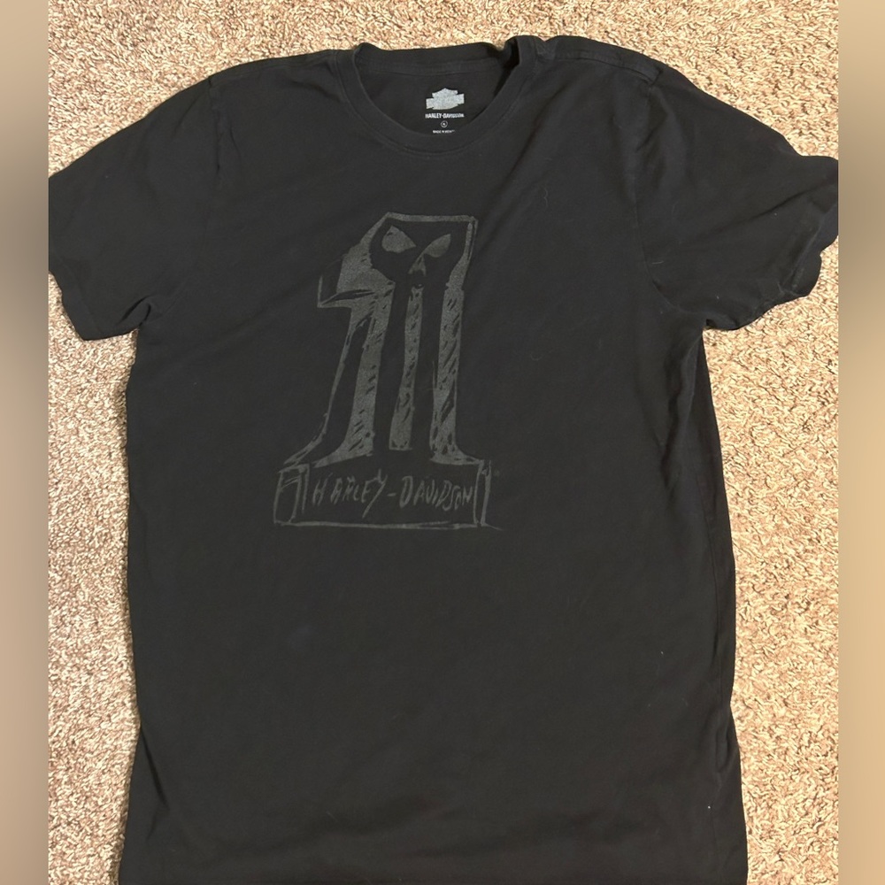 Men’s XL Harley Davidson Shirt. Black. Smoke free home.